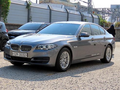 BMW 5-Series 520d — пробег 123 000 км — фото 2 из 5