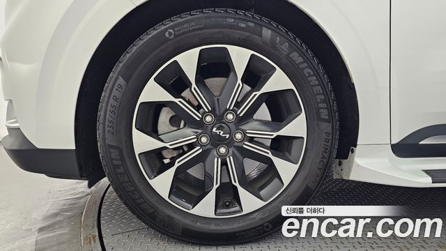 Kia Carnival Gasoline 7-Seater Signature — пробег 68 904 км — фото 5 из 5