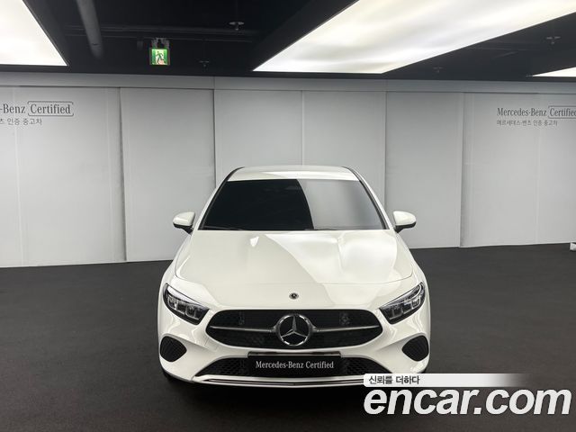 Mercedes-Benz A-Class A220 Hatchback — пробег 1 049 км — фото 3 из 5
