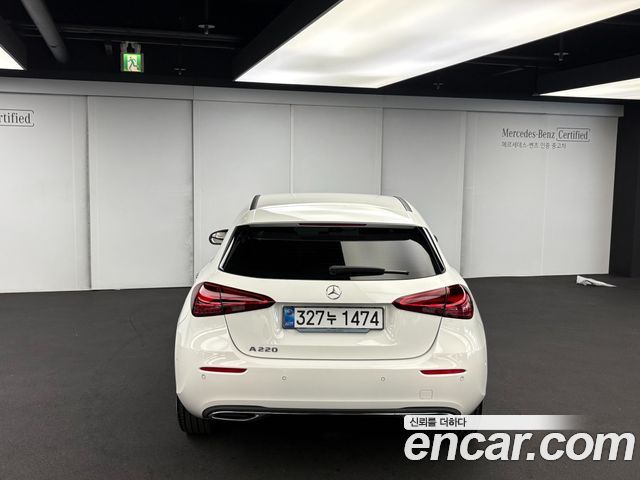 Mercedes-Benz A-Class A220 Hatchback — пробег 1 049 км — фото 4 из 5
