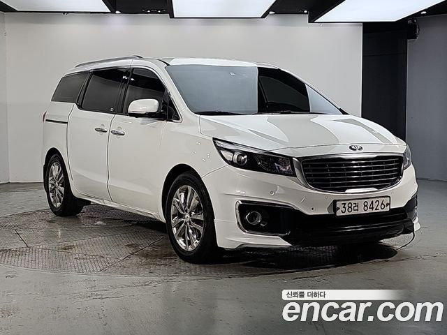 Kia Carnival 9-seater Noblesse — пробег 213 393 км — фото 2 из 5