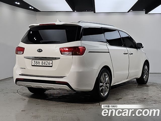 Kia Carnival 9-seater Noblesse — пробег 213 393 км — фото 4 из 5