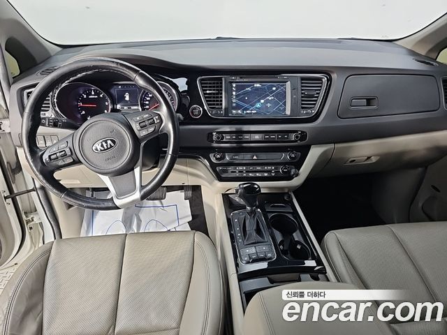 Kia Carnival 9-seater Noblesse — пробег 213 393 км — фото 5 из 5