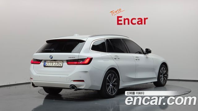 BMW 3-Series 320i Touring — пробег 30 838 км — фото 2 из 5