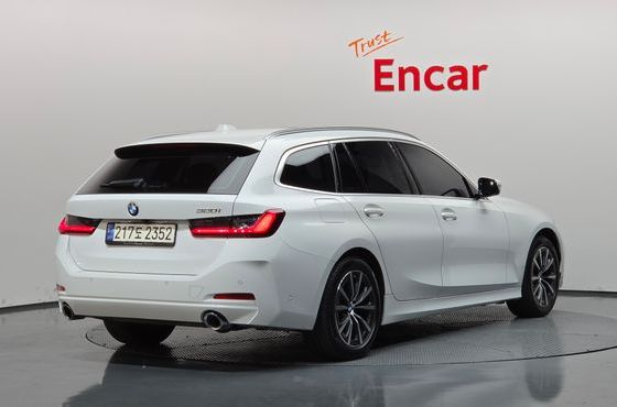 BMW 3-Series 320i Touring — пробег 30 838 км — фото 2 из 5