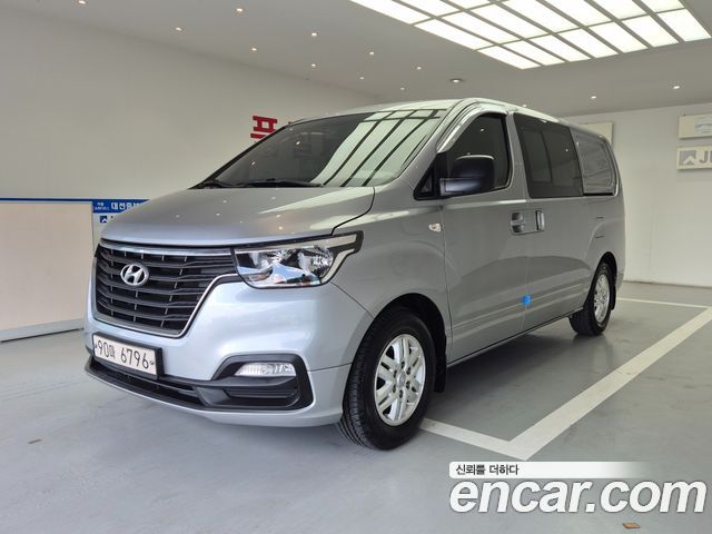 Hyundai Starex Van 5-Seater Smart — пробег 133 000 км — фото 1 из 5