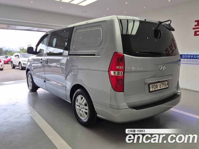Hyundai Starex Van 5-Seater Smart — пробег 133 000 км — фото 4 из 5