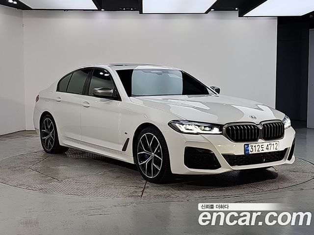 BMW 5-Series 530i xDrive M Sport Package — пробег 28 900 км — фото 2 из 5