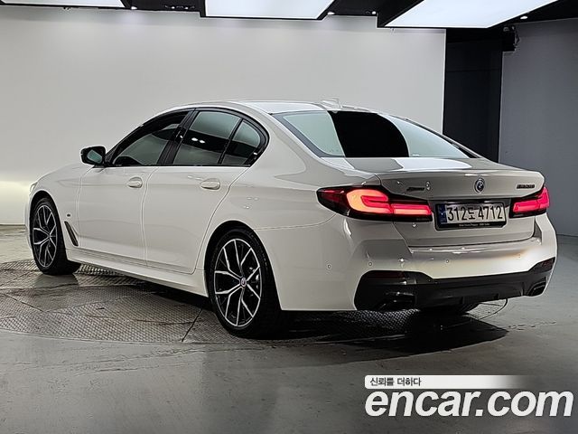 BMW 5-Series 530i xDrive M Sport Package — пробег 28 900 км — фото 3 из 5
