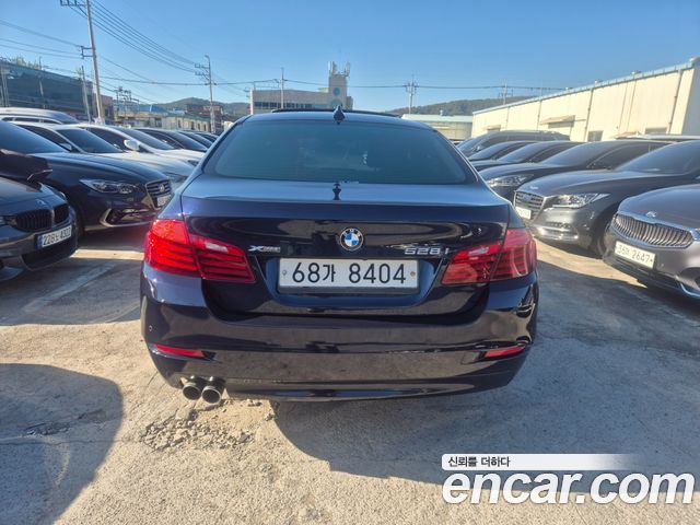 BMW 5-Series 528i xDrive — пробег 223 833 км — фото 4 из 5