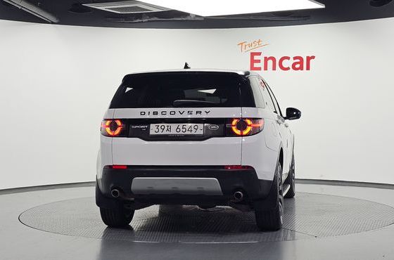 Land Rover Discovery Sport 2.0 TD4 HSE Luxury — пробег 76 310 км — фото 4 из 5