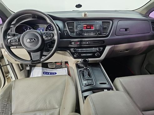 Kia Carnival 11-seater Deluxe — пробег 382 494 км — фото 5 из 5