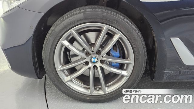 BMW 5-Series 530i xDrive M Sport Package Plus — пробег 136 628 км — фото 5 из 5