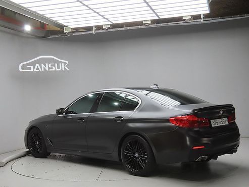 BMW 5-Series 530i M Sport Package Plus — пробег 80 000 км — фото 3 из 5