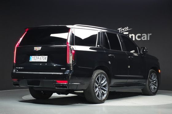 Cadillac Escalade 6.2 Sports Platinum — пробег 29 006 км — фото 2 из 5