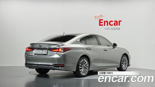 Lexus ES Executive — пробег 23 348 км — фото 2 из 5