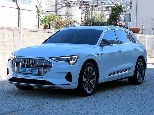 Audi e-tron 55 Quattro — пробег 74 469 км — фото 1 из 5