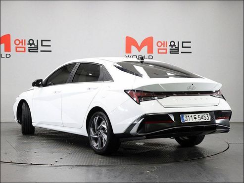 Hyundai AVANTE 1.6 Inspiration — пробег 15 058 км — фото 4 из 5