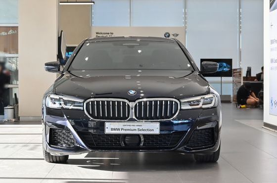 BMW 5-Series 520i M Sport — пробег 11 757 км — фото 3 из 3