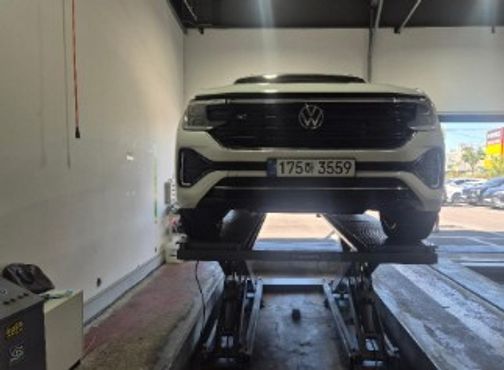 Volkswagen Atlas 2.0 TSI R-LINE 7-Seater — пробег 10 358 км — фото 1 из 2