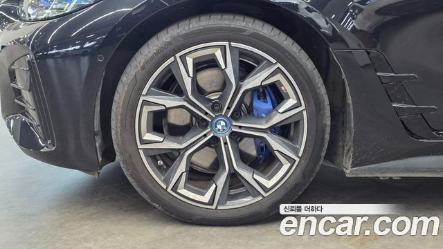 BMW i4 eDrive40 M Sports Pro — пробег 16 362 км — фото 5 из 5