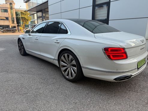Bentley Flying Spur 4.0 — пробег 21 251 км — фото 2 из 5