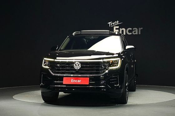 Volkswagen Atlas 2.0 TSI R-LINE 6-Seater — пробег 8 737 км — фото 3 из 5