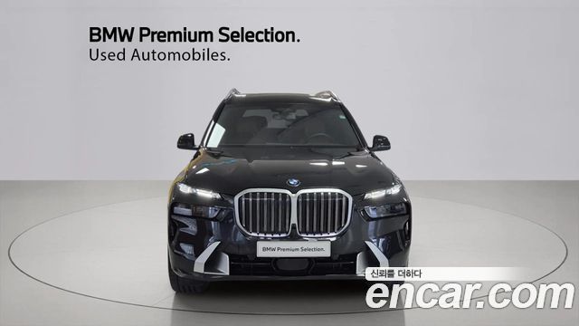 BMW X7 xDrive 40i Design Pure Excellence 6-Seater — пробег 5 061 км — фото 3 из 5