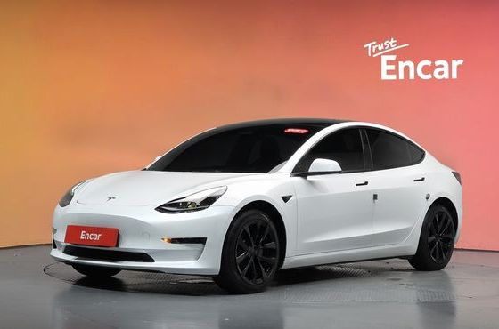Tesla Model 3 RWD — пробег 40 857 км — фото 1 из 5
