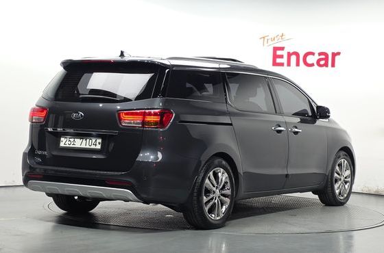 Kia Carnival 9-seater Noblesse — пробег 135 897 км — фото 2 из 5