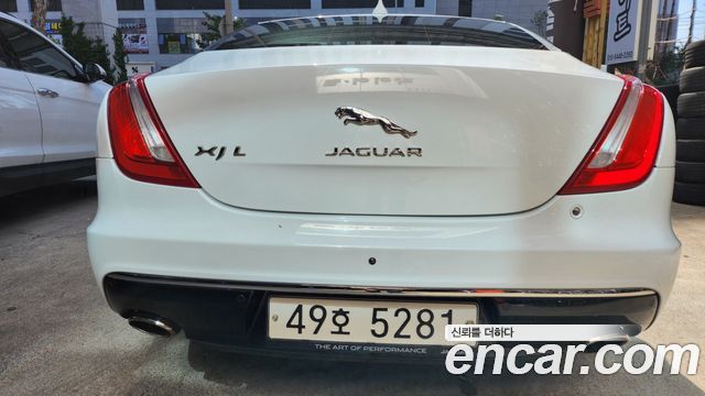 Jaguar XJ 3.0D Premium Luxury LWB X351 — пробег 131 000 км — фото 5 из 5