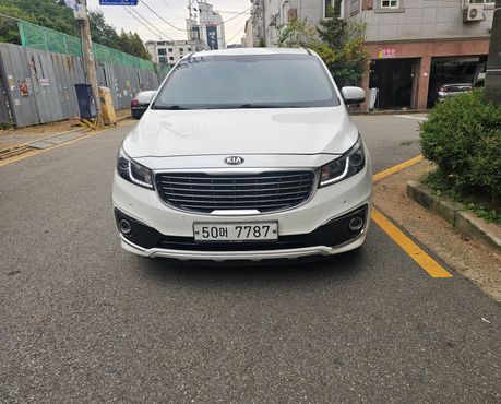 Kia Carnival 9-seater Prestige — пробег 271 600 км — фото 3 из 5