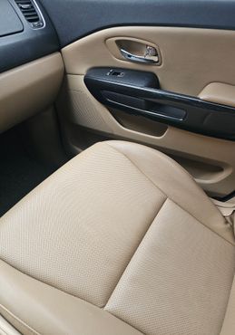 Kia Carnival 9-seater Prestige — пробег 271 600 км — фото 4 из 5