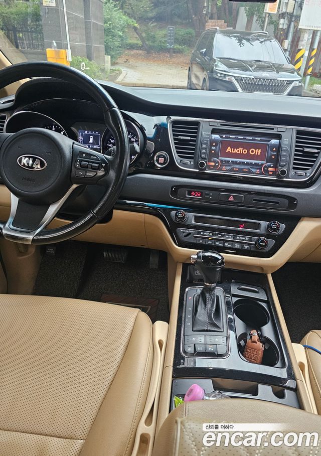 Kia Carnival 9-seater Prestige — пробег 271 600 км — фото 5 из 5