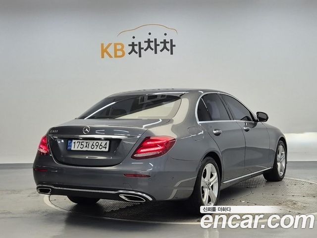 Mercedes-Benz E-Class E200 Avantgarde — пробег 114 931 км — фото 3 из 5