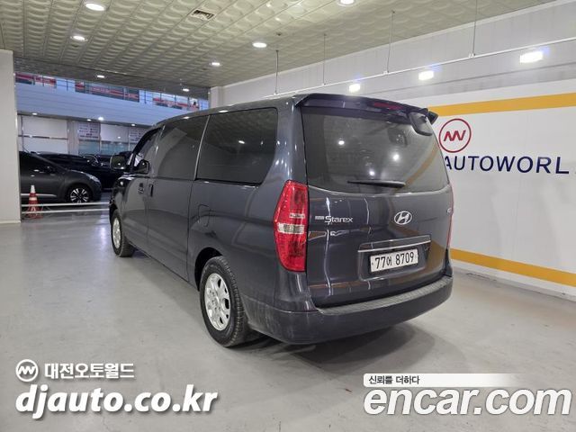 Hyundai Starex 12-Seater Wagon CVX Luxury — пробег 223 393 км — фото 3 из 5