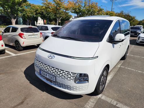 Hyundai Staria Tourer 9-Seater Modern — пробег 79 300 км — фото 1 из 5