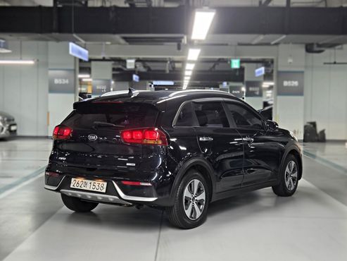 Kia Niro Luxury — пробег 148 660 км — фото 2 из 5