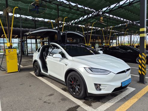 Tesla Model X Performance — пробег 42 000 км — фото 3 из 5