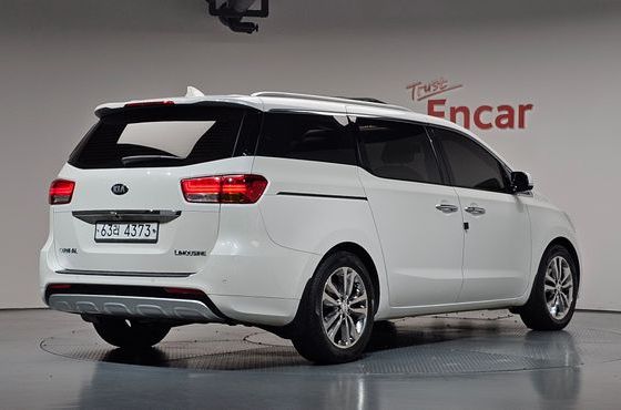 Kia Carnival 7-seater Limousine VIP — пробег 130 851 км — фото 2 из 5
