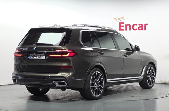 BMW X7 xDrive 40i M Sport 6STR — пробег 4 312 км — фото 2 из 5