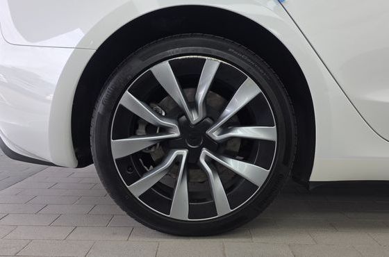 Tesla Model 3 RWD — пробег 41 576 км — фото 5 из 5