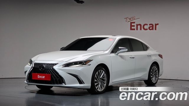 Lexus ES Executive — пробег 28 867 км — фото 1 из 5