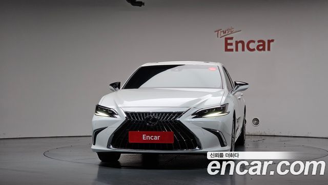 Lexus ES Executive — пробег 28 867 км — фото 3 из 5