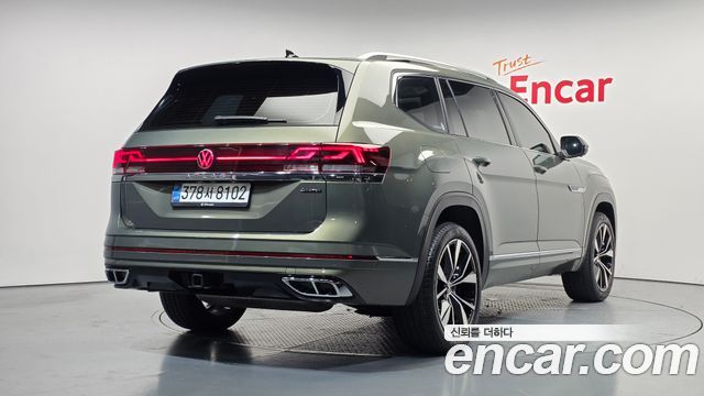 Volkswagen Atlas 2.0 TSI R-LINE 6-Seater — пробег 36 810 км — фото 2 из 5