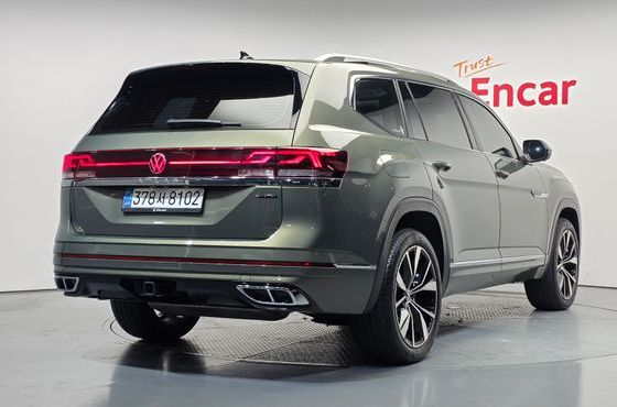Volkswagen Atlas 2.0 TSI R-LINE 6-Seater — пробег 36 810 км — фото 2 из 5