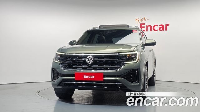 Volkswagen Atlas 2.0 TSI R-LINE 6-Seater — пробег 36 810 км — фото 3 из 5