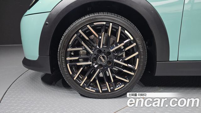 Mini Cooper 5 Door Favoured — пробег 14 472 км — фото 5 из 5