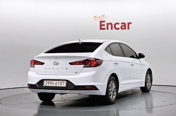 Hyundai AVANTE 1.6 Smart — пробег 73 987 км — фото 2 из 5