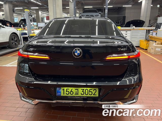 BMW 7-Series 740i xDrive M Sport — пробег 4 023 км — фото 4 из 5